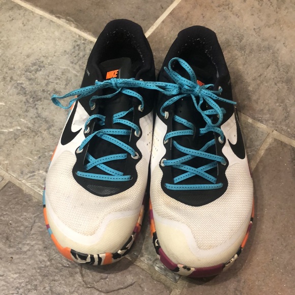 Nike Training Sneakers - Picture 2 of 4